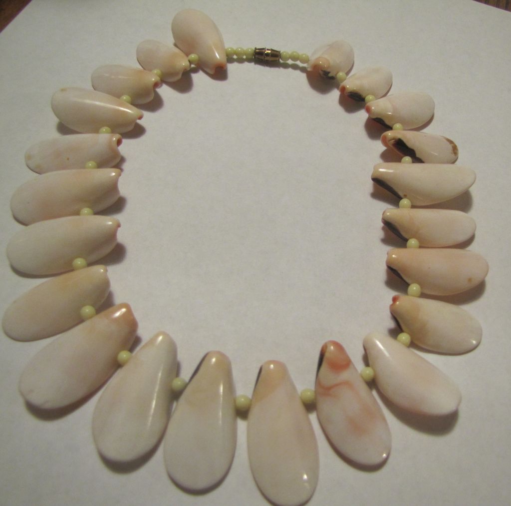 Antiqueoyster Unusual Large Conch Sea Shell Hawaiian Necklace